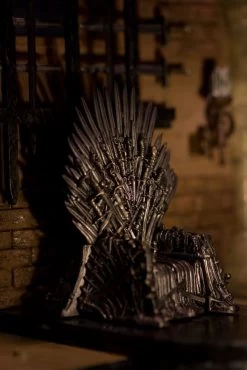 Game Of Thrones Building Set - Iron Throne Room -Sammlerwelt Verkauf 163e0fdfdaac1e6b770cb4ff0f97681453c54b82cfdf61a178d5d9a21cb38147