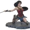 Diamond Select Justice League Movie: Wonder Woman DC Gallery Figur -Sammlerwelt Verkauf 24118afe5cd996f371e5dc4bfcdf0635bfaaaaccfdcff27ed23bf7b860565555
