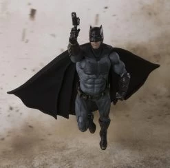 Justice League - Batman - S.H.Figuarts Figur -Sammlerwelt Verkauf 3ea05dfdeb0e3cce25744b54012628392a47a2a5f5fcadb811371a9105036db9
