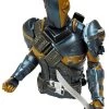 Monogram Batman: Arkham Origins - Deathstroke PX Bust Bank - Spardose -Sammlerwelt Verkauf 9a43fa170b82bb95f7003bf6f984b8b2ffb6cf0d6a97800c8bde73e6425e11b1