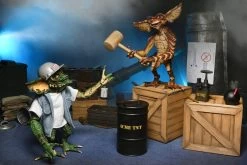 NECA Gremlins 2 - Ultimate Demolition Gremlin 2-Pack - Clothed Actionfigur -Sammlerwelt Verkauf demo set7 scaled 1